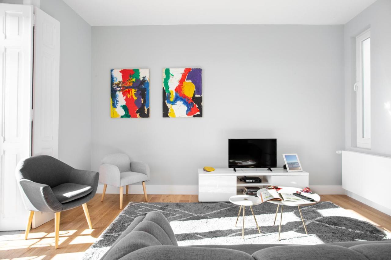 Joivy Marvelous 3-Bed Home With Astonishing View And Terrace, Nearby St George Castle Lisboa Εξωτερικό φωτογραφία