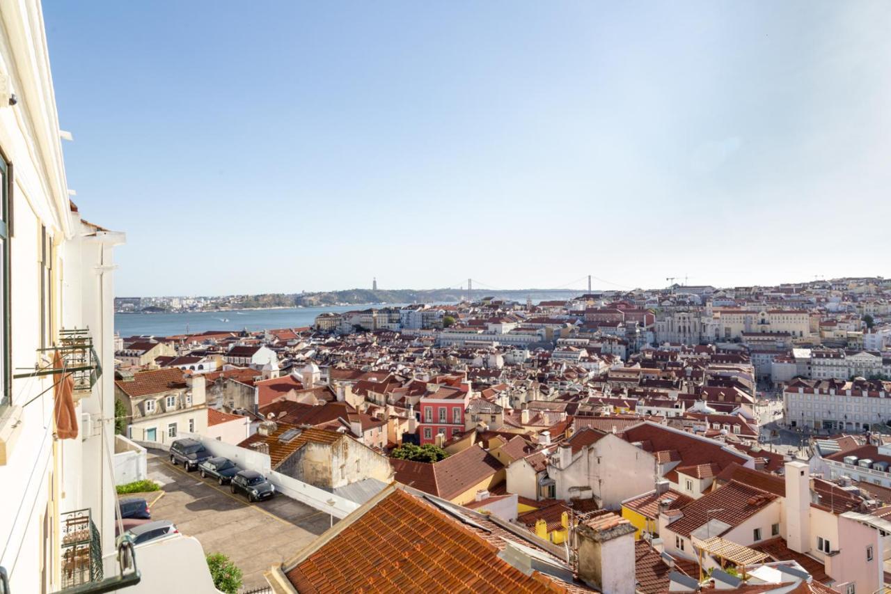 Joivy Marvelous 3-Bed Home With Astonishing View And Terrace, Nearby St George Castle Lisboa Εξωτερικό φωτογραφία